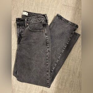 Mid-rise Straight Jeans